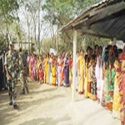 long-queues-at-polling-booths-in-west-bengal-04201123