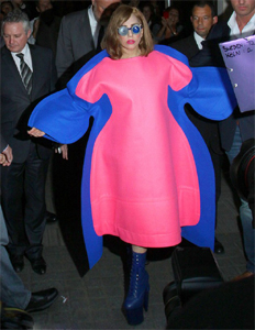 lady gaga made shocked with the dressing style